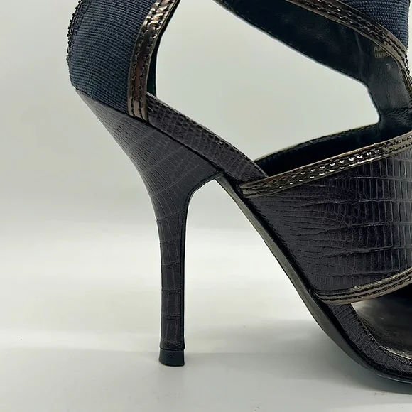 Tory Burch Sexy Authentic Navy Blue & Black Stiletto Heel Shoes **Size 7** 🔥🔥 - Picture 6 of 7